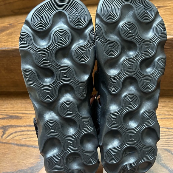 Brand new Nike sandals - Picture 4 of 4